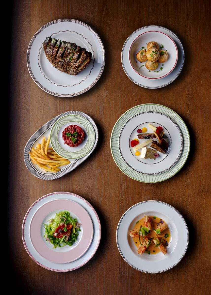 Plate flat round with rim 28cm