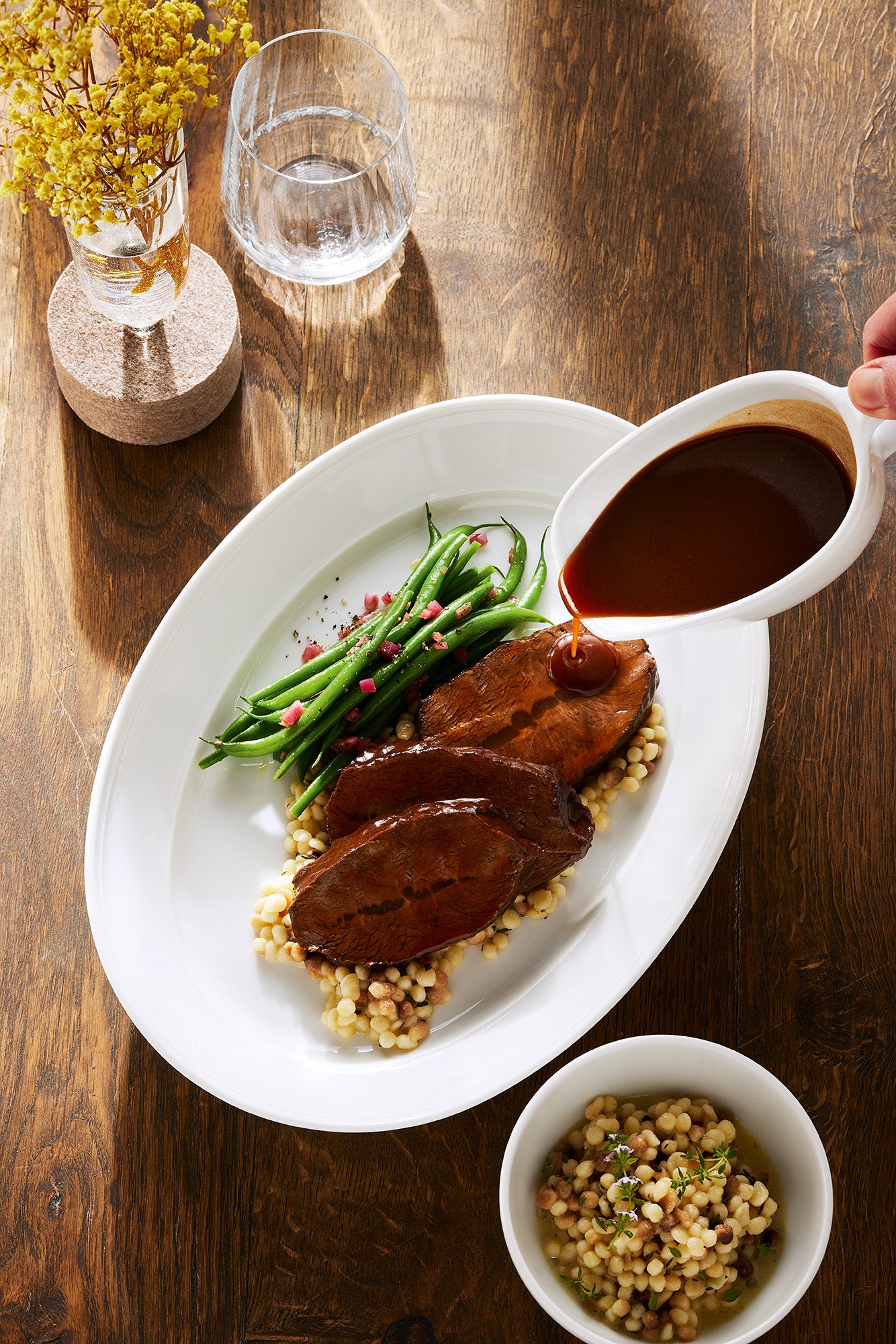 Platter oval with steep rim 32x23cm