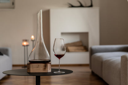 ICONICS Decanter - handmade with wooden base  75,0cl