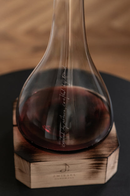 ICONICS Decanter - handmade with wooden base  75,0cl