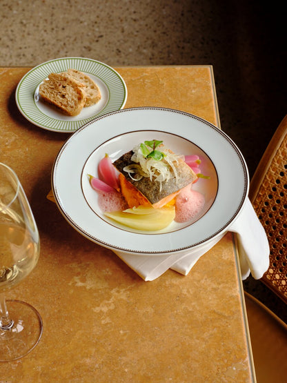 Plate deep round with rim 28cm